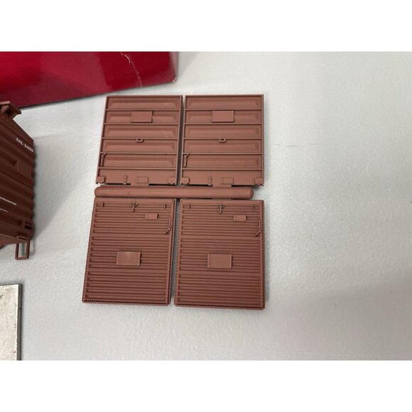 Vintage HO Branchline Seaboard SAL Silver Comet 40’ Boxcar 24863 Train Car Kit - Picture 9 of 16
